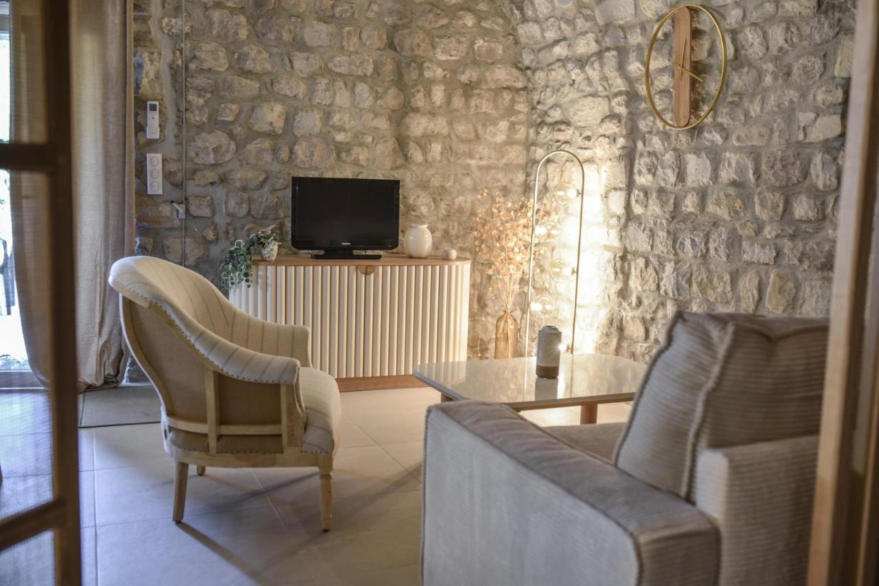 Chateau De Chaussy Ruoms Buitenkant foto